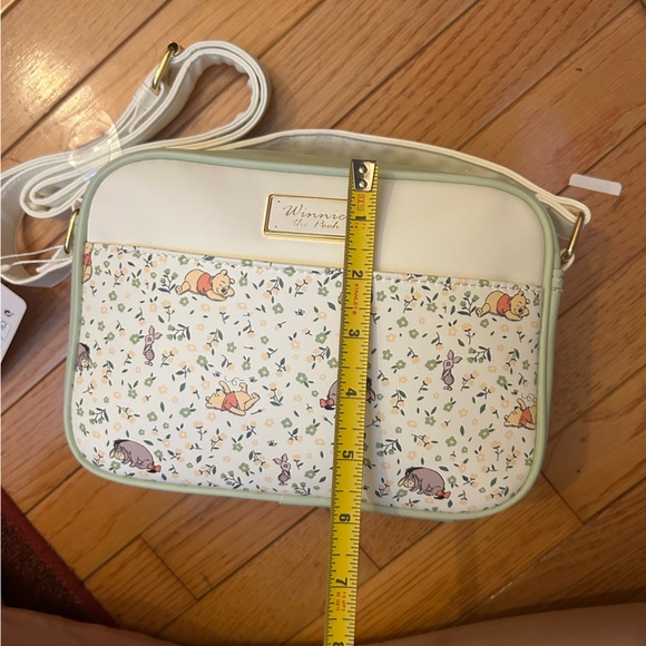NWT Disney Winnie the Pooh Crossbody Bag - Picture 8 of 8